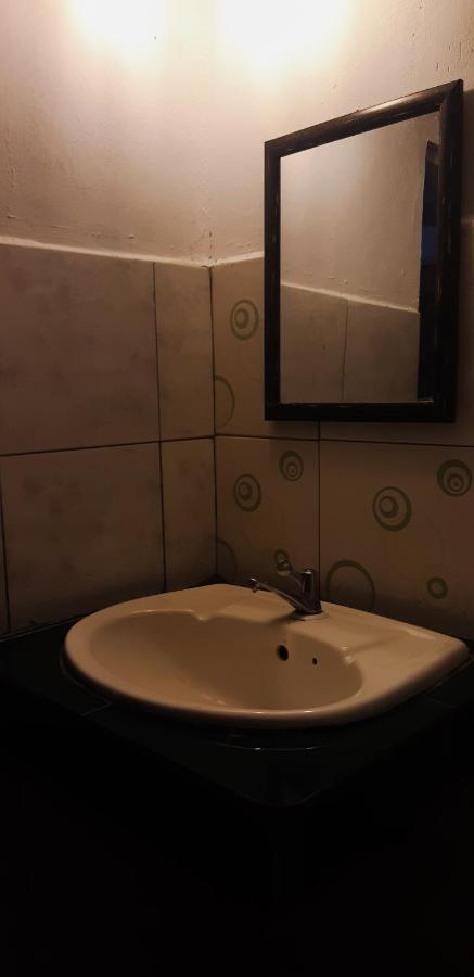 Tajau Laut Guesthouse Кудат Екстериор снимка